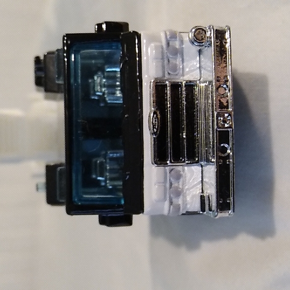 SALE! 2009 Mattel Matchbox Jensen Fire Dept. Ladder 5 - Picture 3 of 17